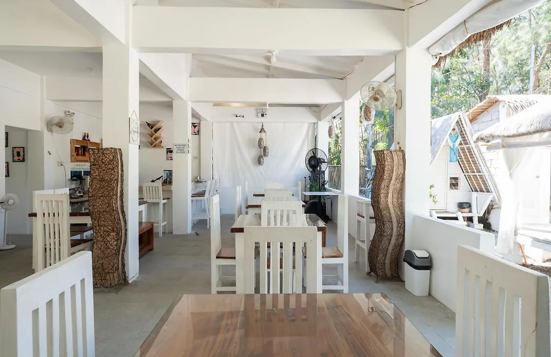 Costas De Liwa Bar & Beach Resort-1