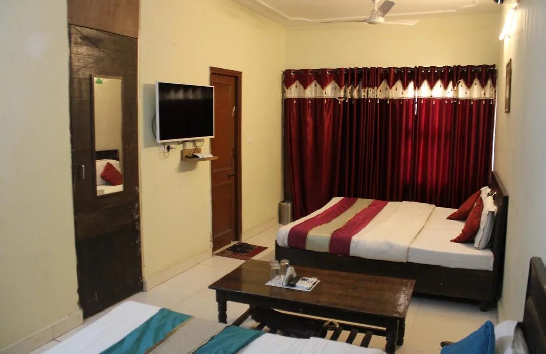 Hotel Diamond Leaf-1