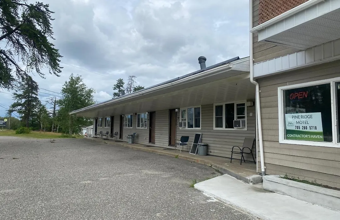 Pine Ridge Motel-1