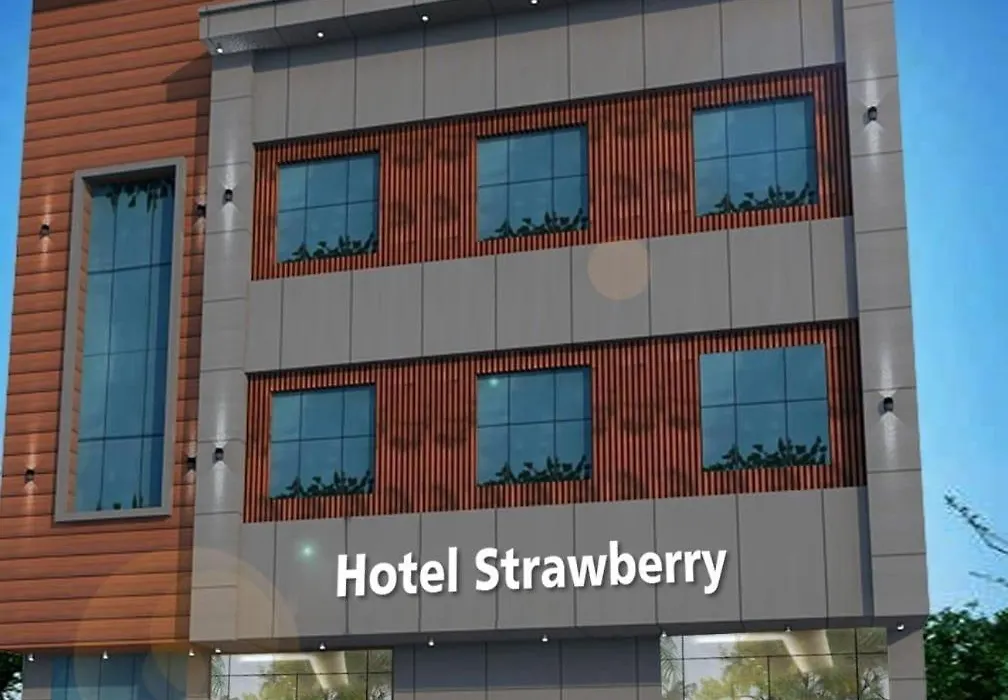 Hotel Strawberry-1