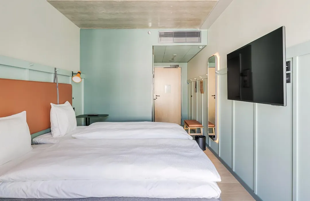 Comfort Hotel Helsinki Airport-1