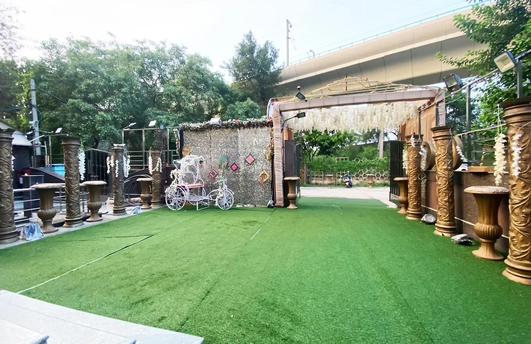 Hotel Lagoona And Banquet Hall Near D Mall , Pacific Mall Nsp Pitampura-1