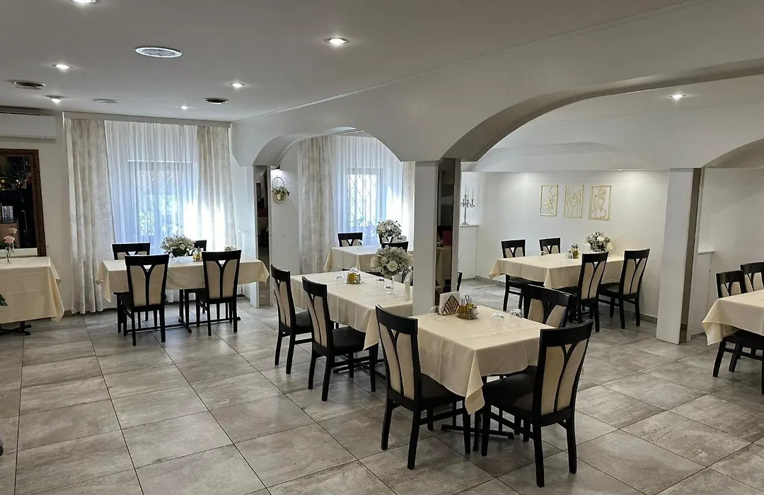 Golden Golem Hotel & Spa-1