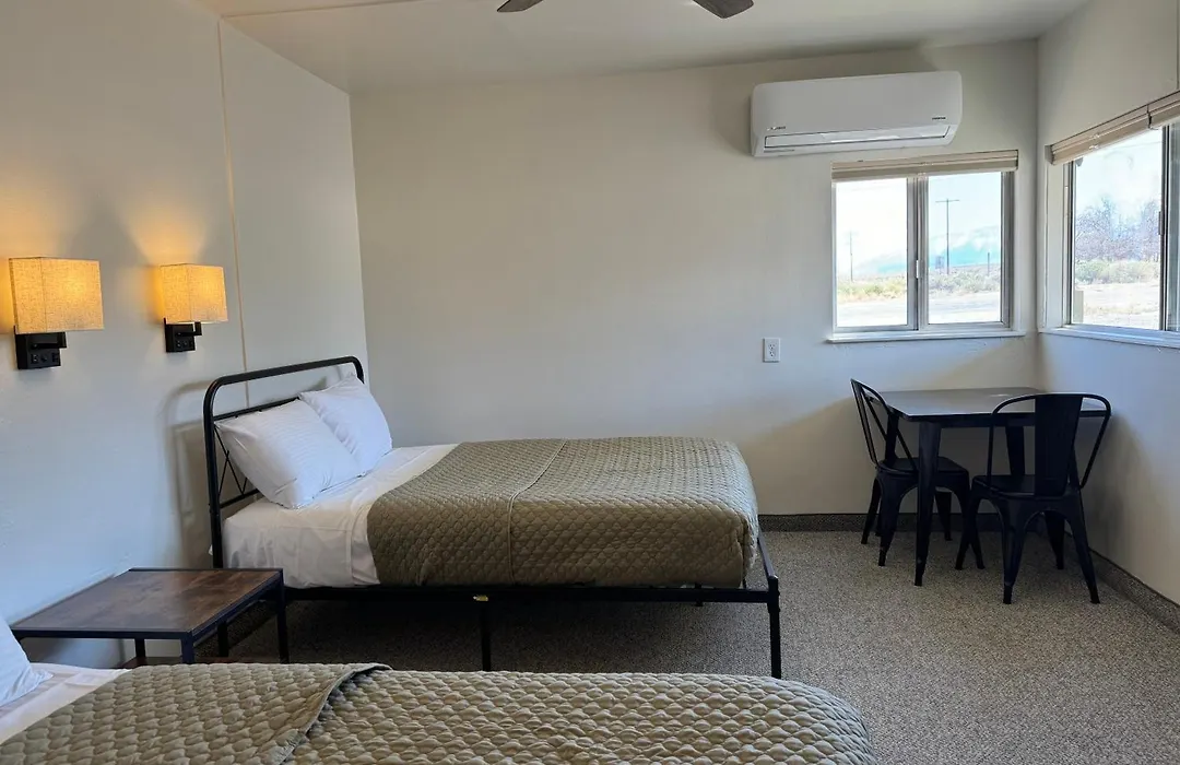 Eastern Sierra Motor Lodge-1