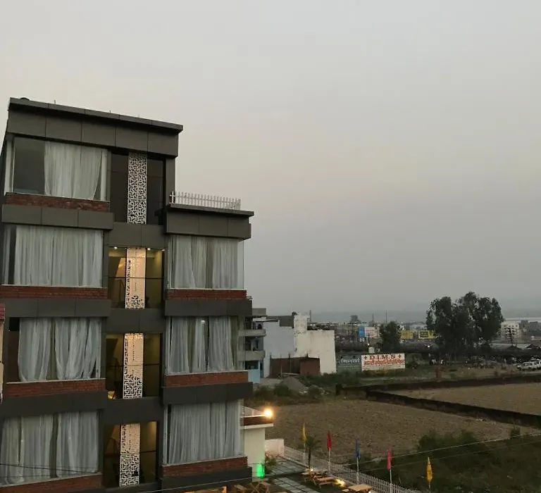 Vibes Selaqui Hotel Dehradun-1