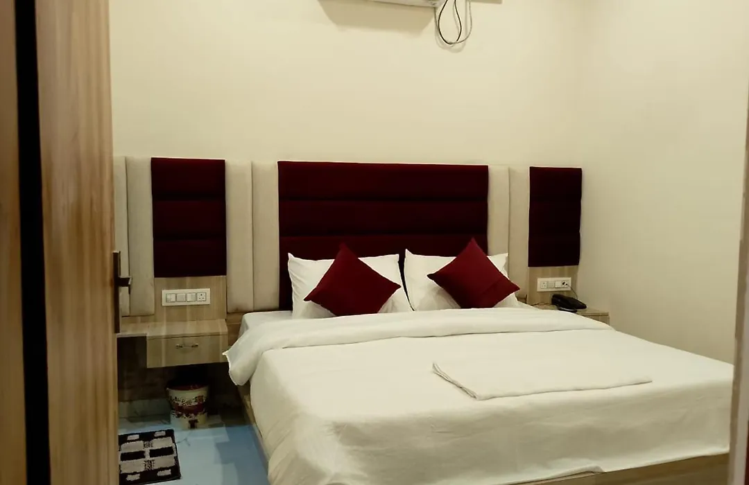 Hotel Lr Delite Inn-1