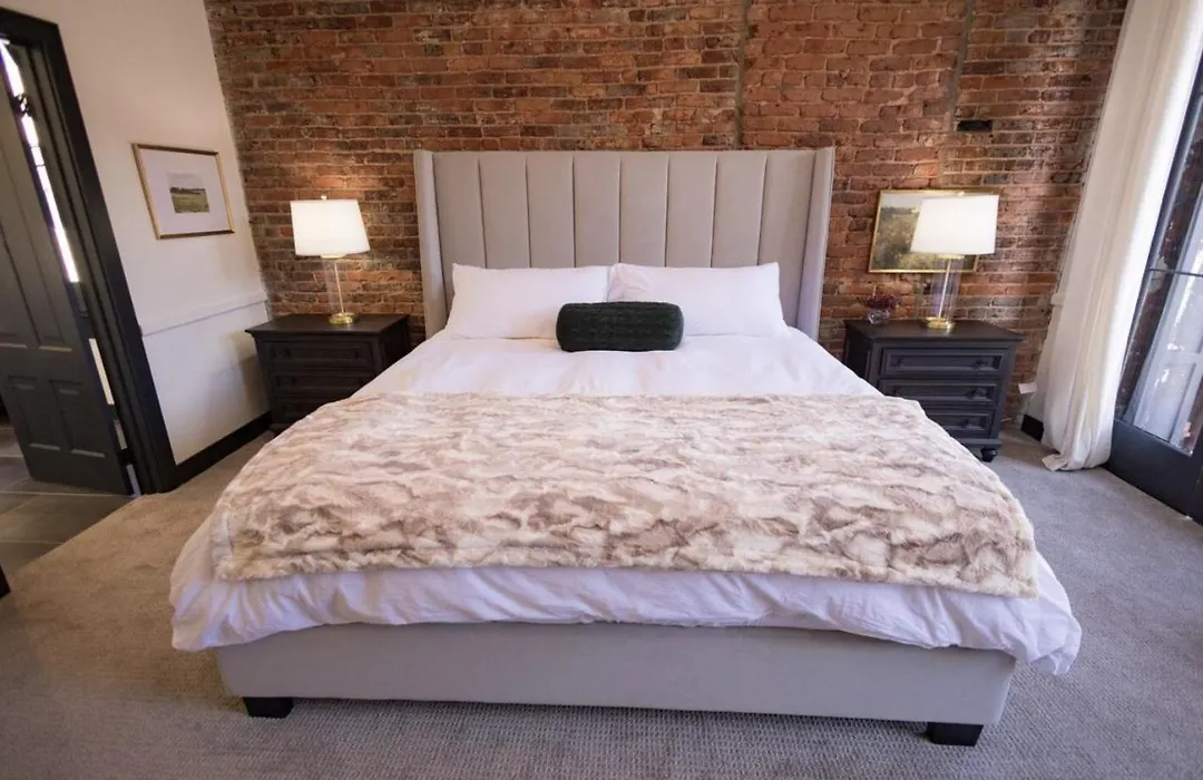 Speakeasy King Suite-1