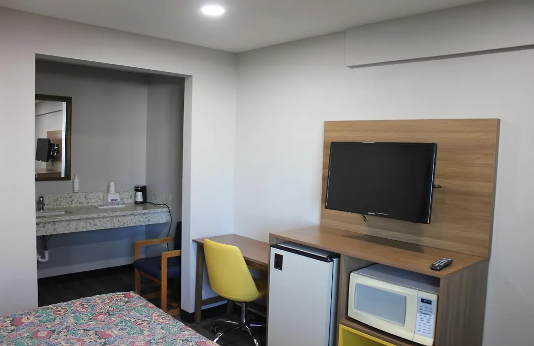 Days Inn By Wyndham Barstow-1