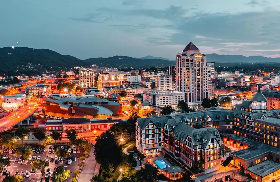 Hotel Roanoke & Conference Center, Curio Collection By Hilton-1
