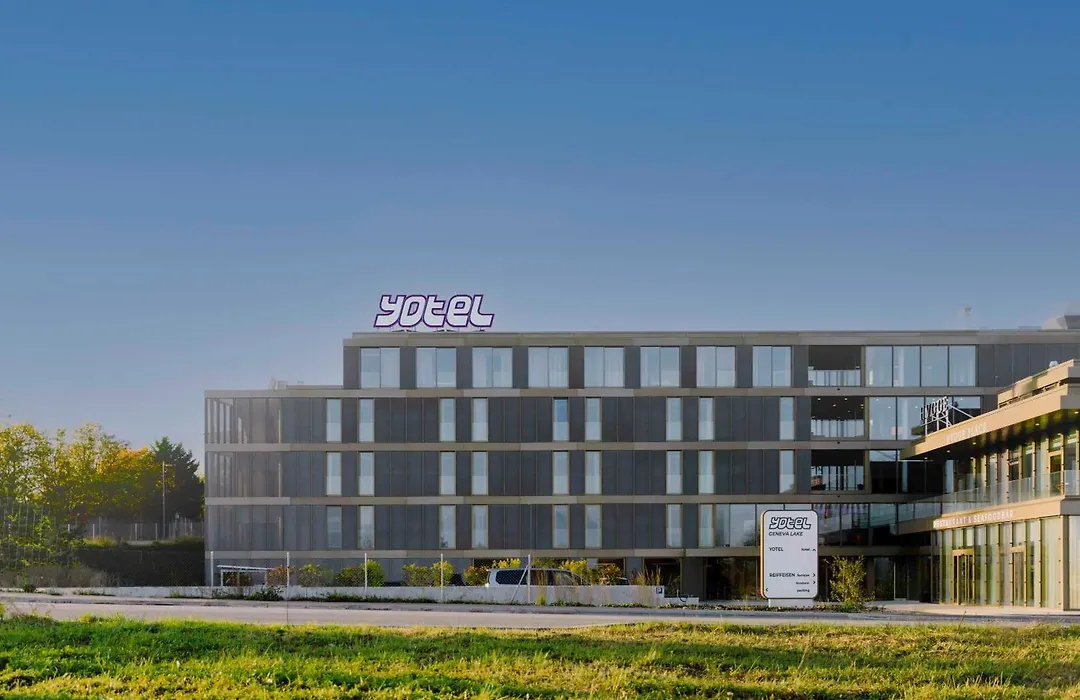 Yotel Geneva Lake-1