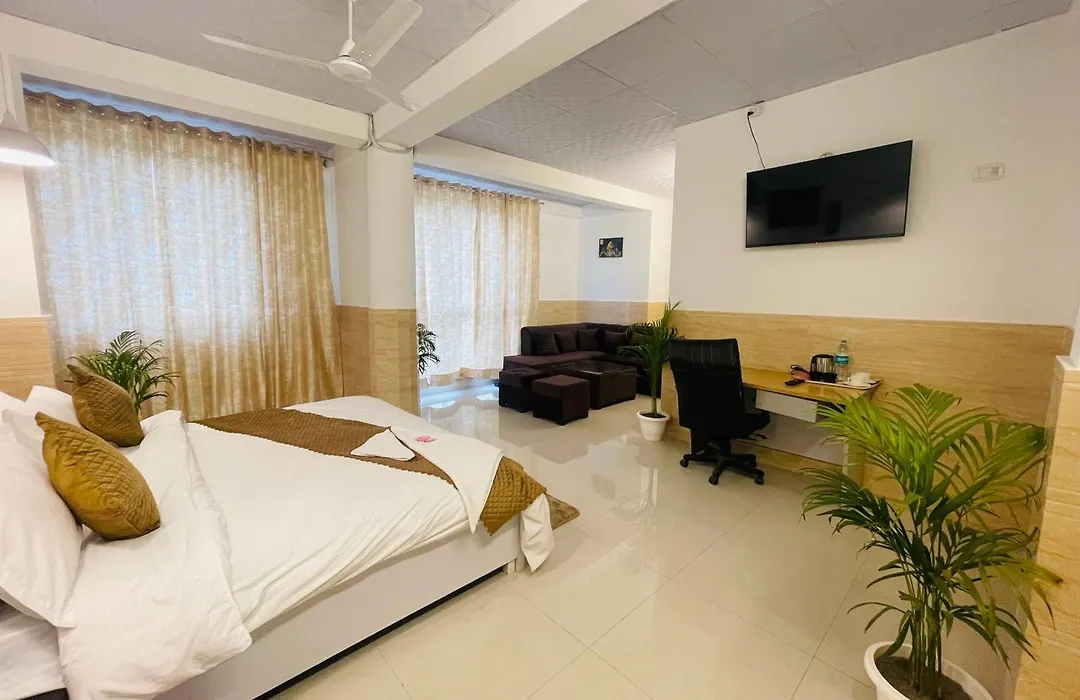 Dr White House - Noida Sector 18-1