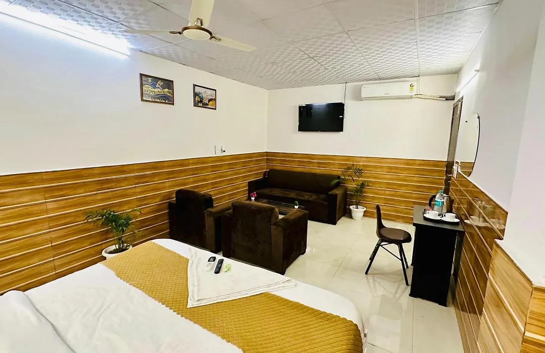 Dr White House - Noida Sector 18-1