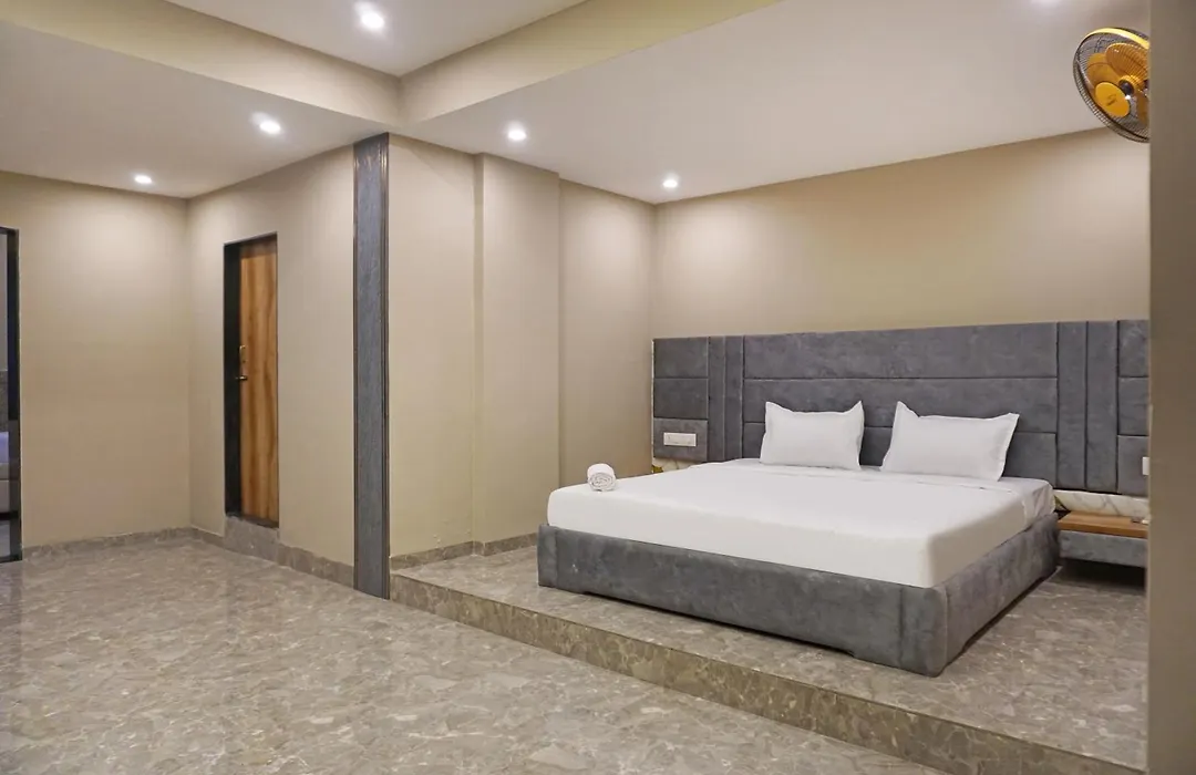 Fabhotel Nest Inn-1