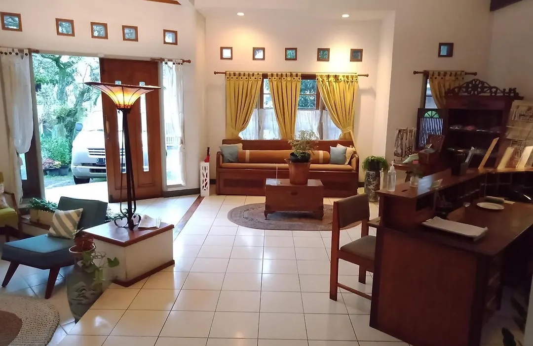 Rumah Asri Bed And Breakfast-1