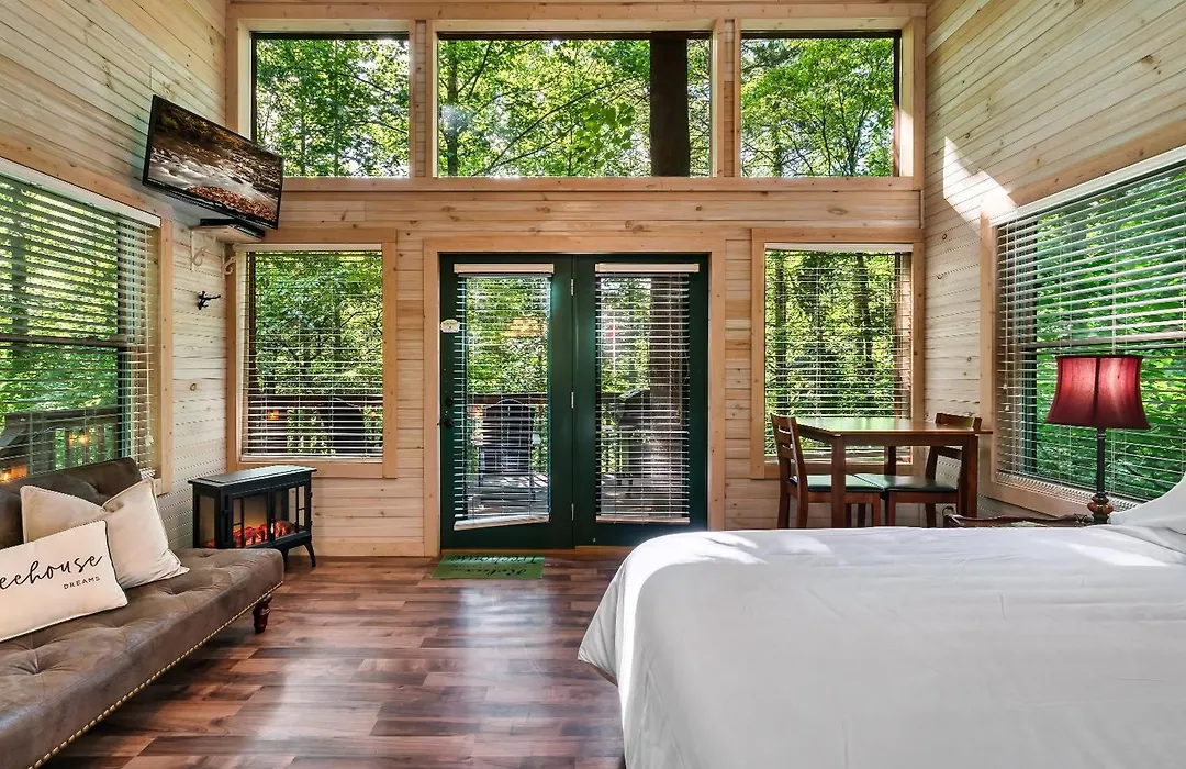 Rivers Edge Treehouses-1