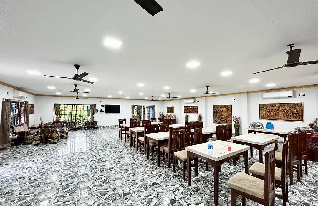 Palli Bangla Resort, Near Ruby Hospital, Anandapur-1
