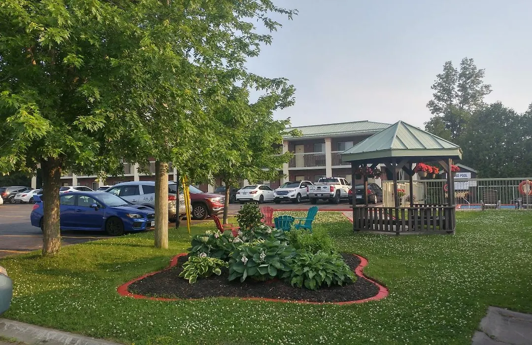 Riviera Inn And Suites 1000 Islands-1