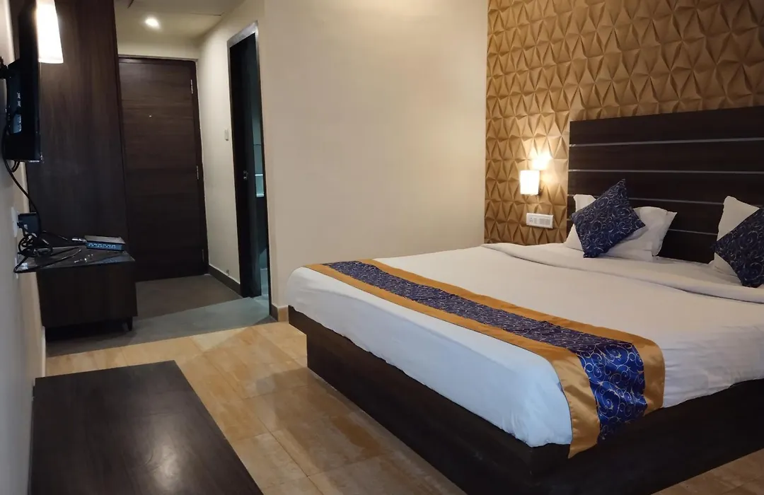 Redfox Hotel- Aminjikarai-1