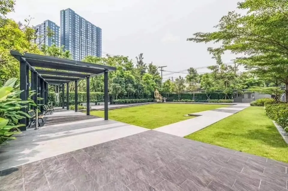 Condo In Bangkok With Swimming Pool Near Malls And Train-1