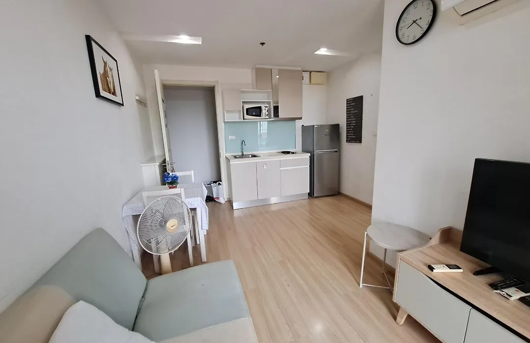 Condo In Bangkok With Swimming Pool Near Malls And Train-1