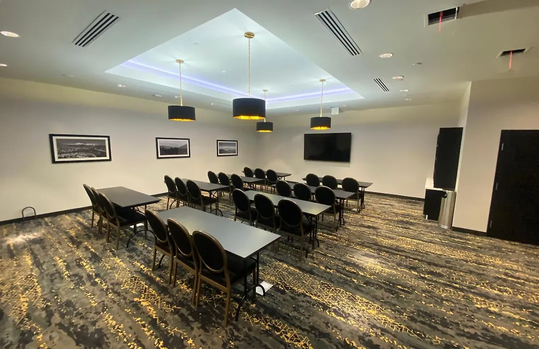 La Quinta Inn & Suites By Wyndham Yucaipa-1