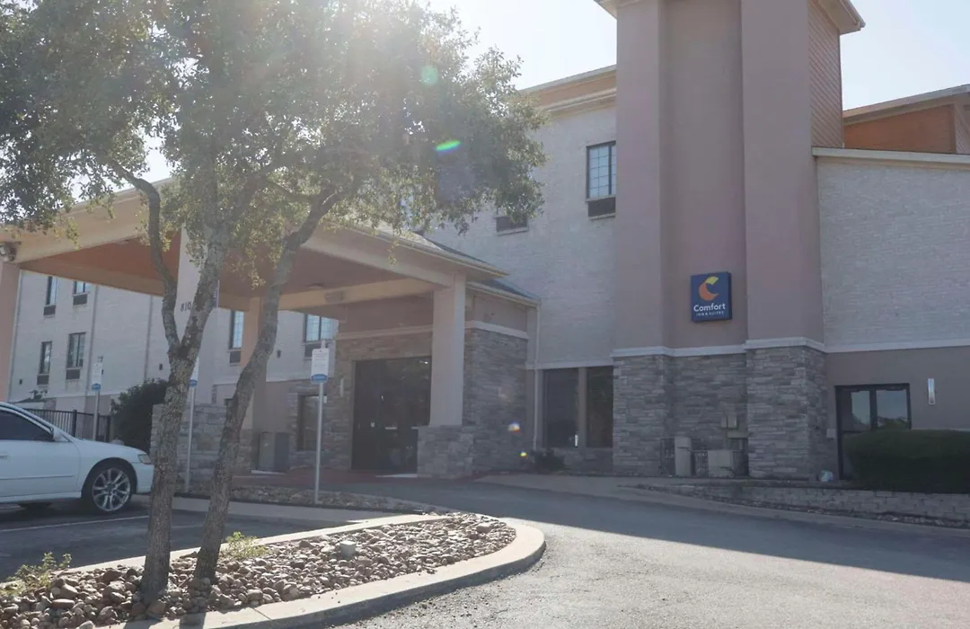 Comfort Inn & Suites Burnet-1