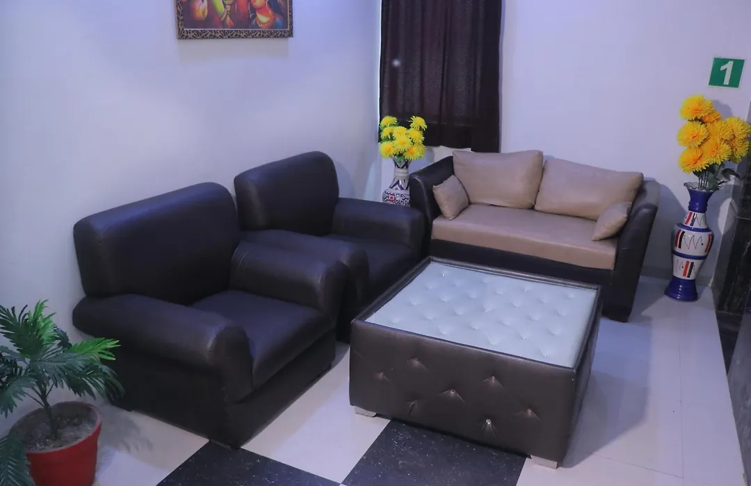 Hotel Panache 500 Mtrs From Shri Krishna Janma Bhumi Teample-1