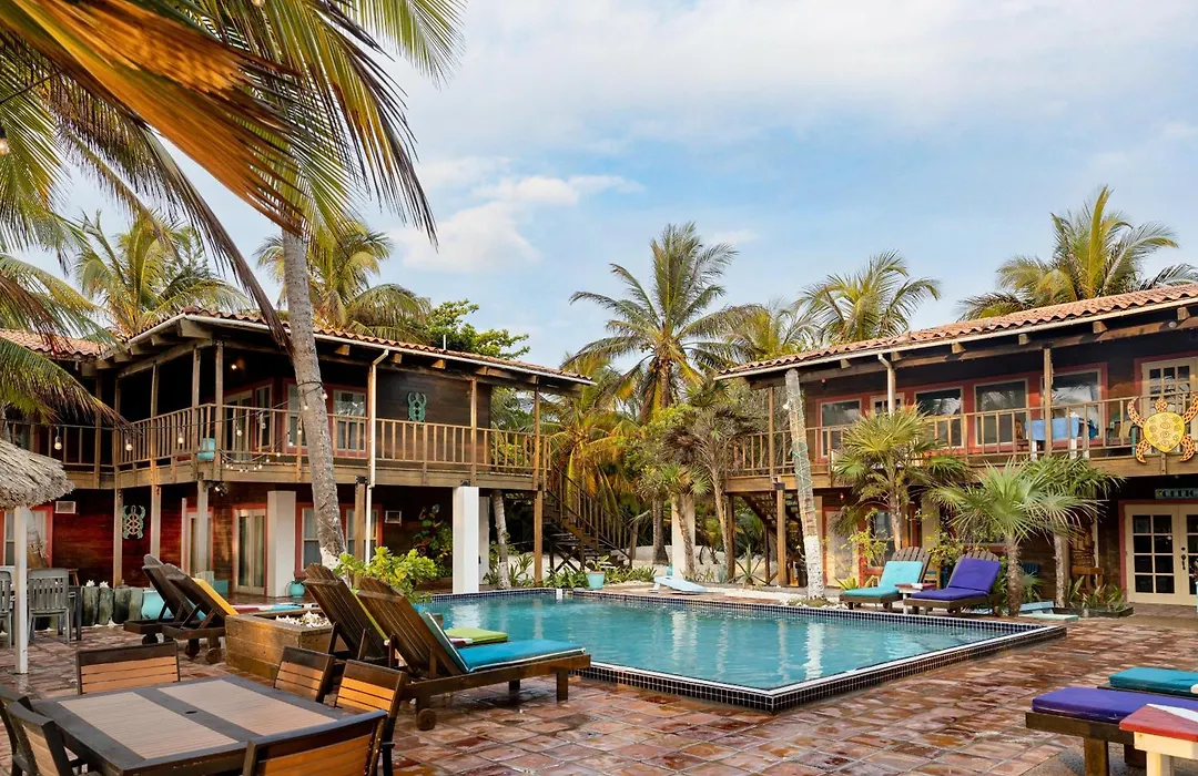 Sundiver Beach Resort-1