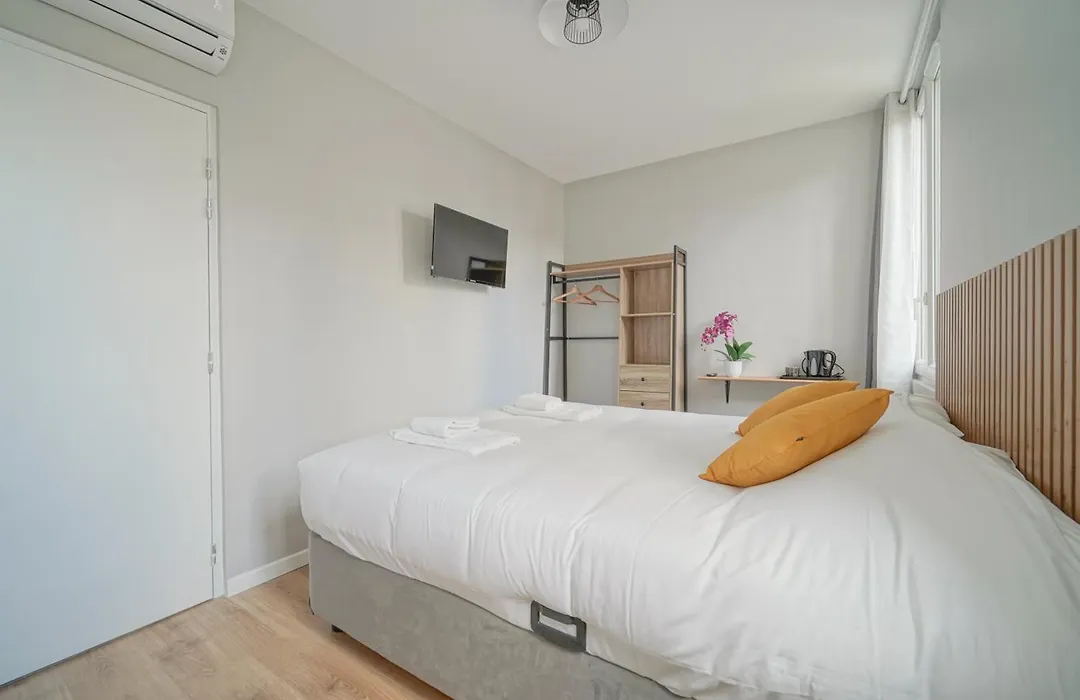 Hotel Trianon Saint Ouen-1