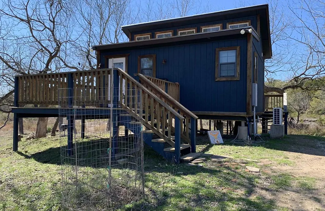 Bandera Stronghold Retreat-1