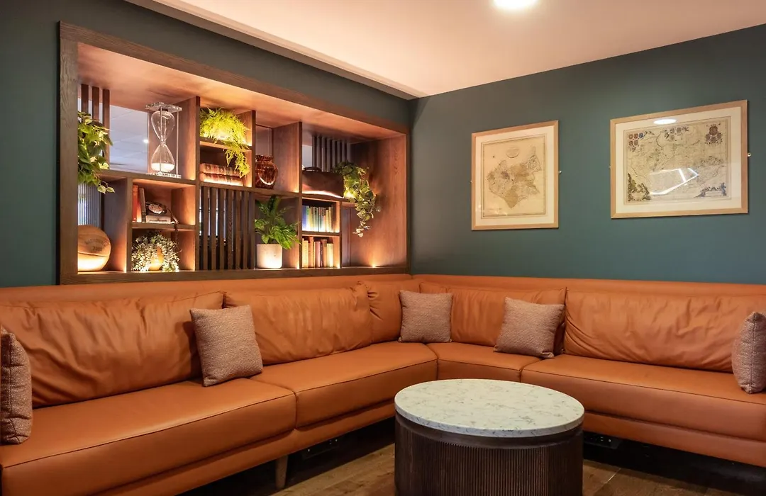 Burleigh Court Hotel And Leisure-1