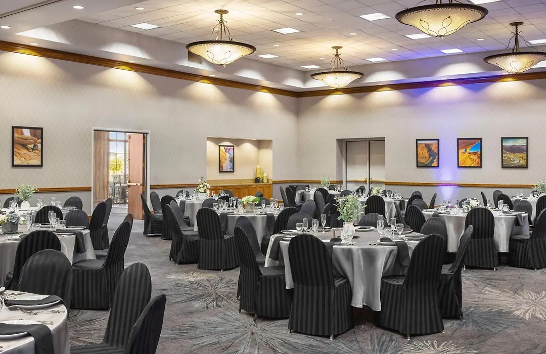 Hampton Inn Tropicana-1