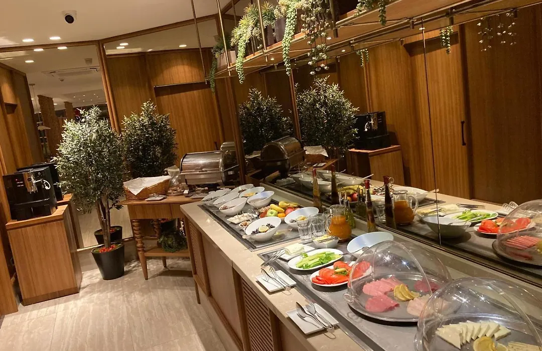 Housez Suites & Apartments Special Class-1