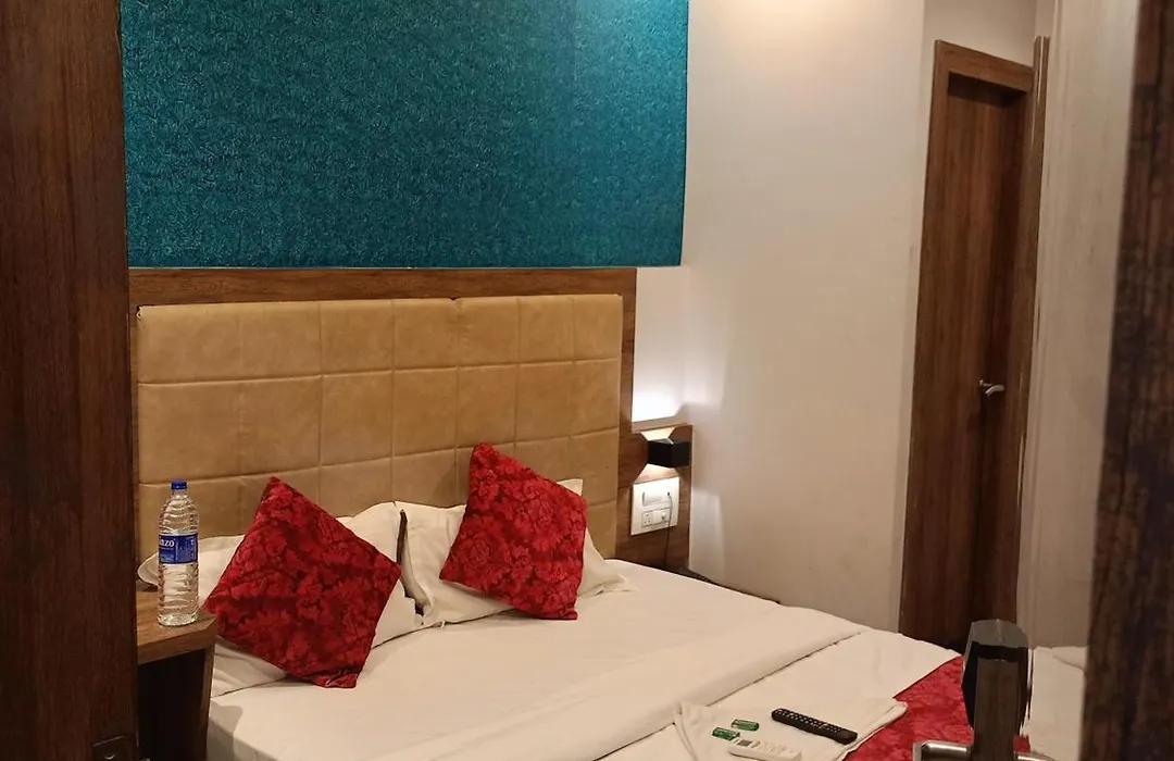 Hotel Kishan Lodging & Boarding-1
