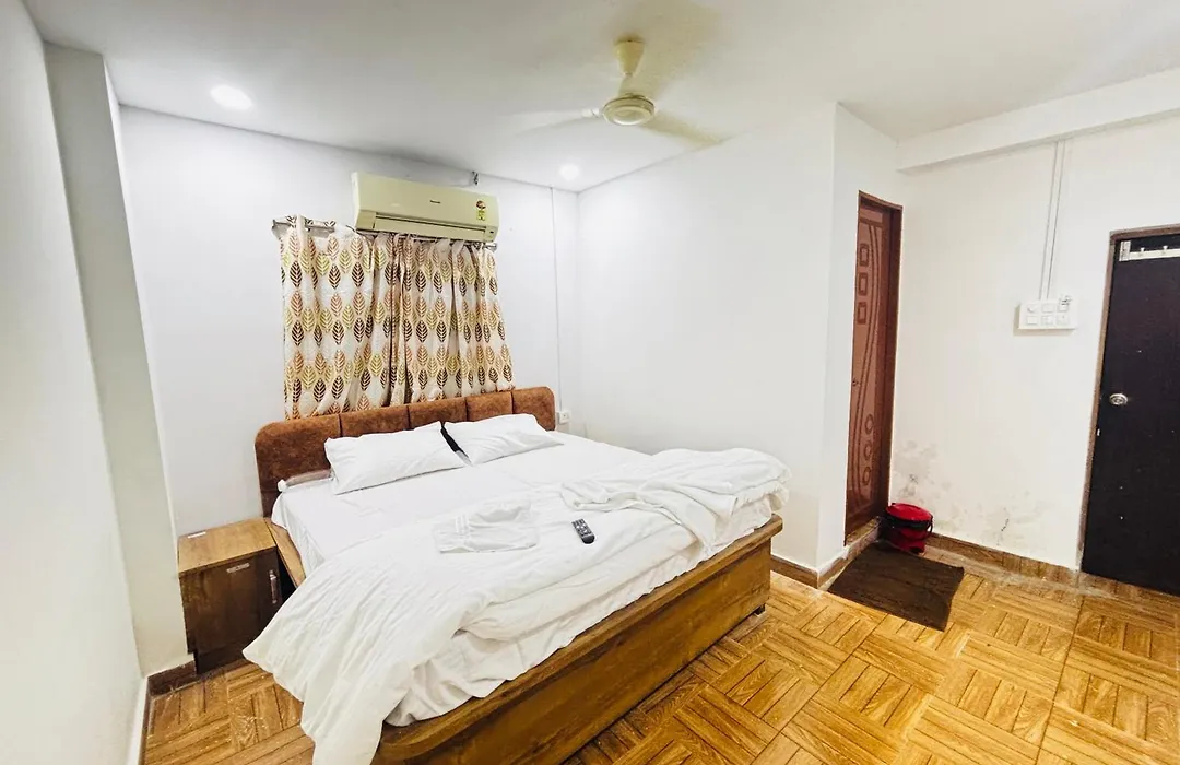Prachi Luxury Rooms-1