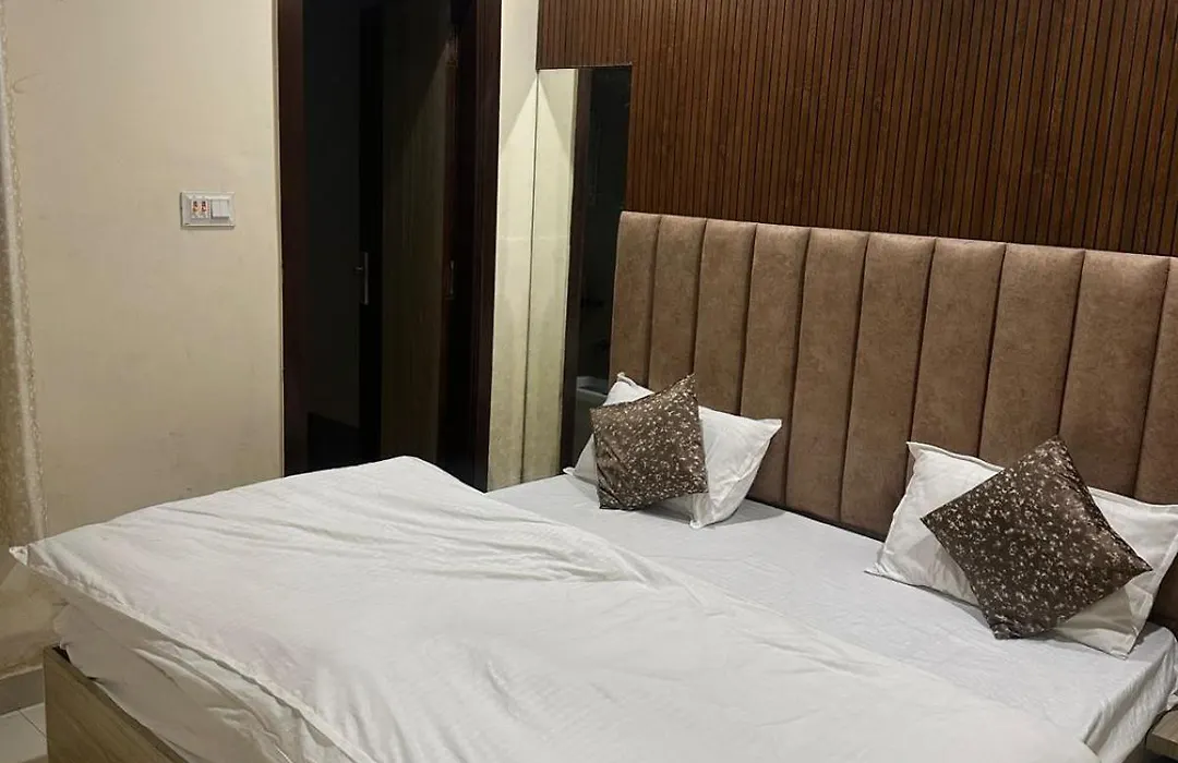 Hotel Royal Stars-1
