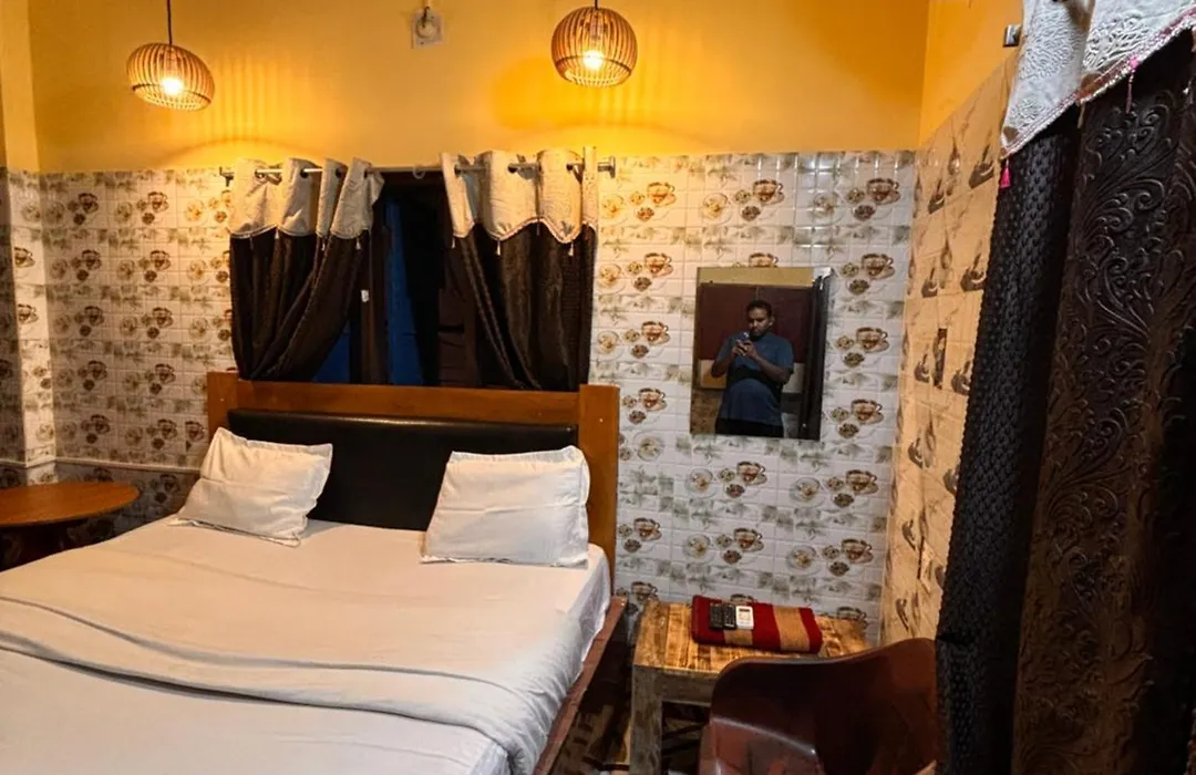 Plush Hotels-1