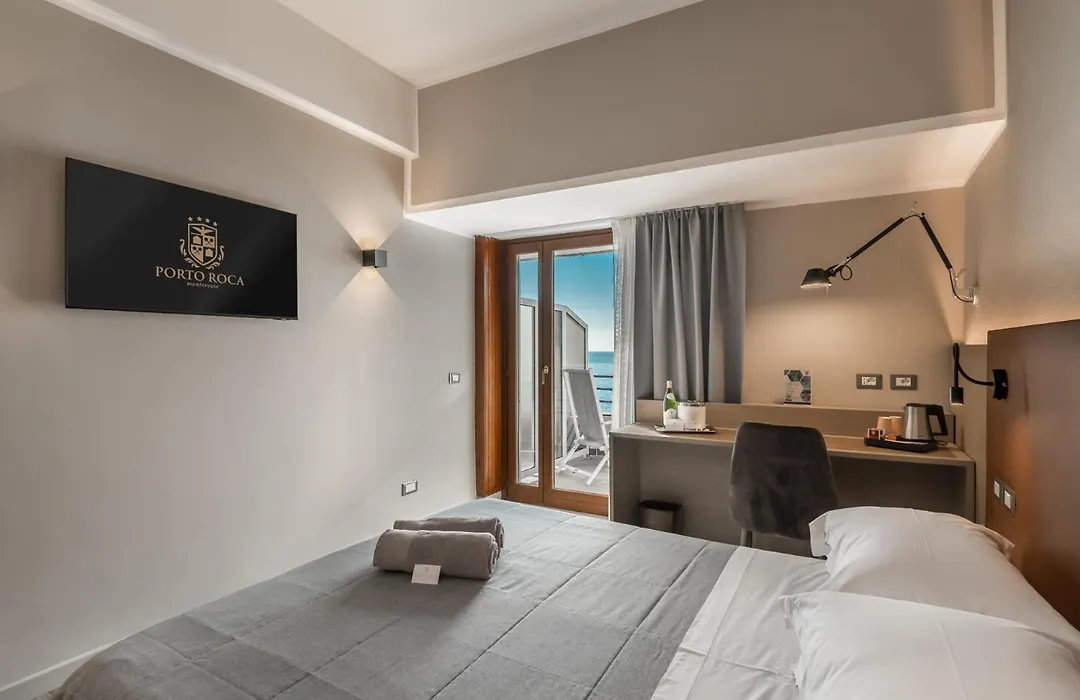 Hotel Porto Roca-1
