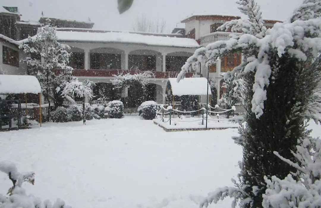 Hotel Akbar At Dal Lake Ghat Number 1-1