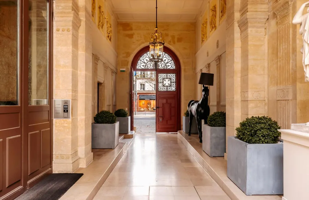 Hotel De Pourtales-1