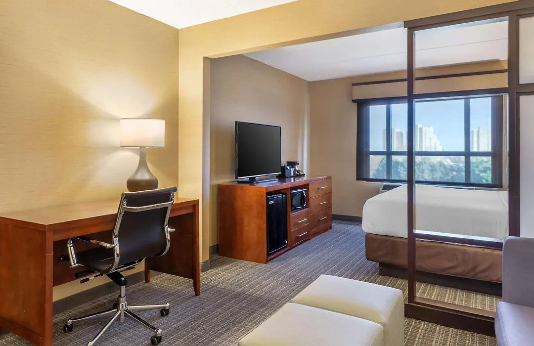 Comfort Inn & Suites Logan International Airport-1