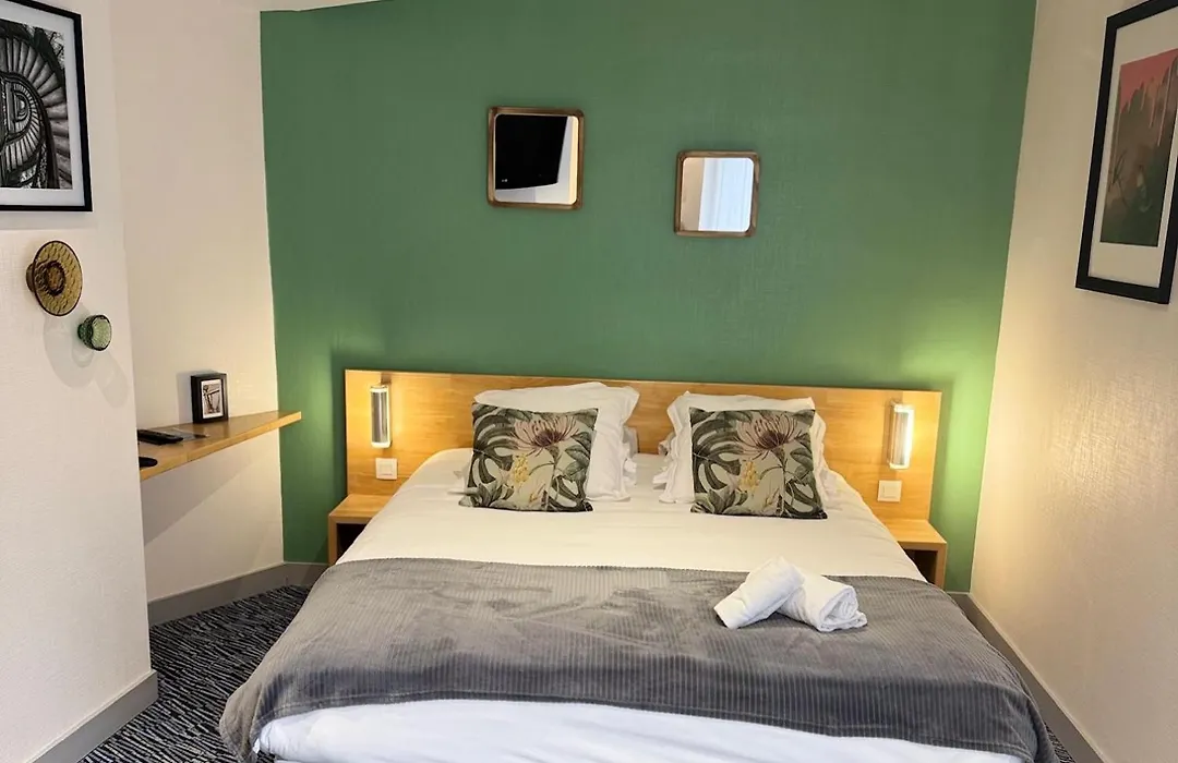 Le Clos Du Pontic Logis et Cit'Hotel-1