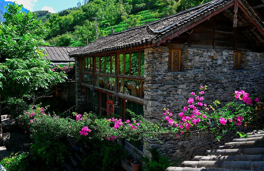 Tiger Leaping Gorge Sean'S Spring Guesthouse-1