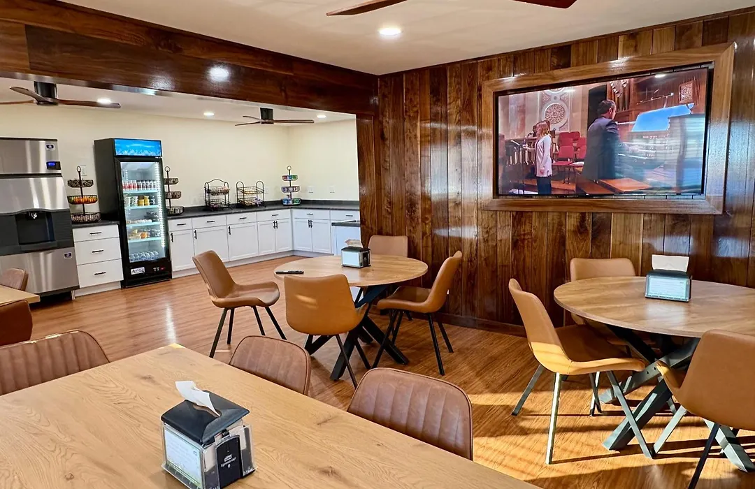 Americas Best Value Inn Wall-1