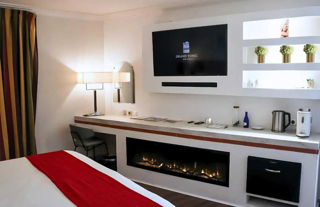 Grand Tonic Hotel & Spa Nuxe-1