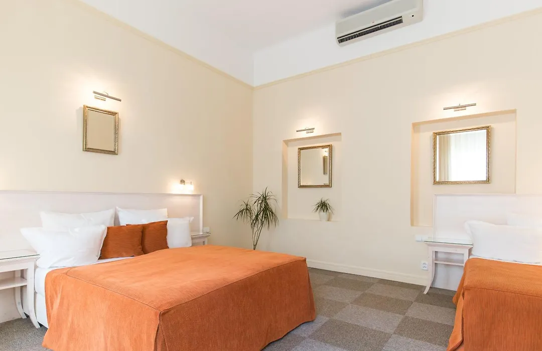 Unitas Hotel-1
