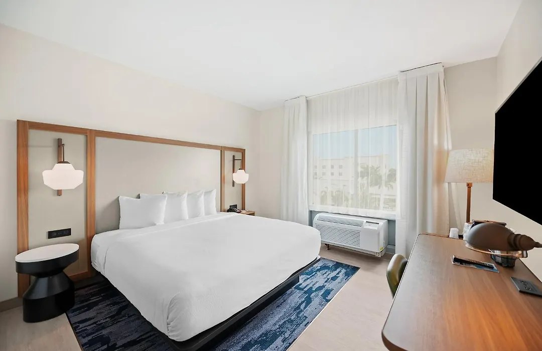 Fairfield Inn & Suites Fort Lauderdale Airport & Cruise Port-1