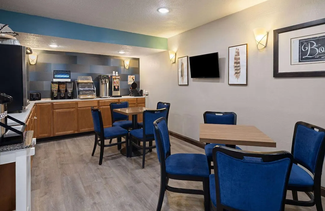Days Inn & Suites By Wyndham Kokomo-1