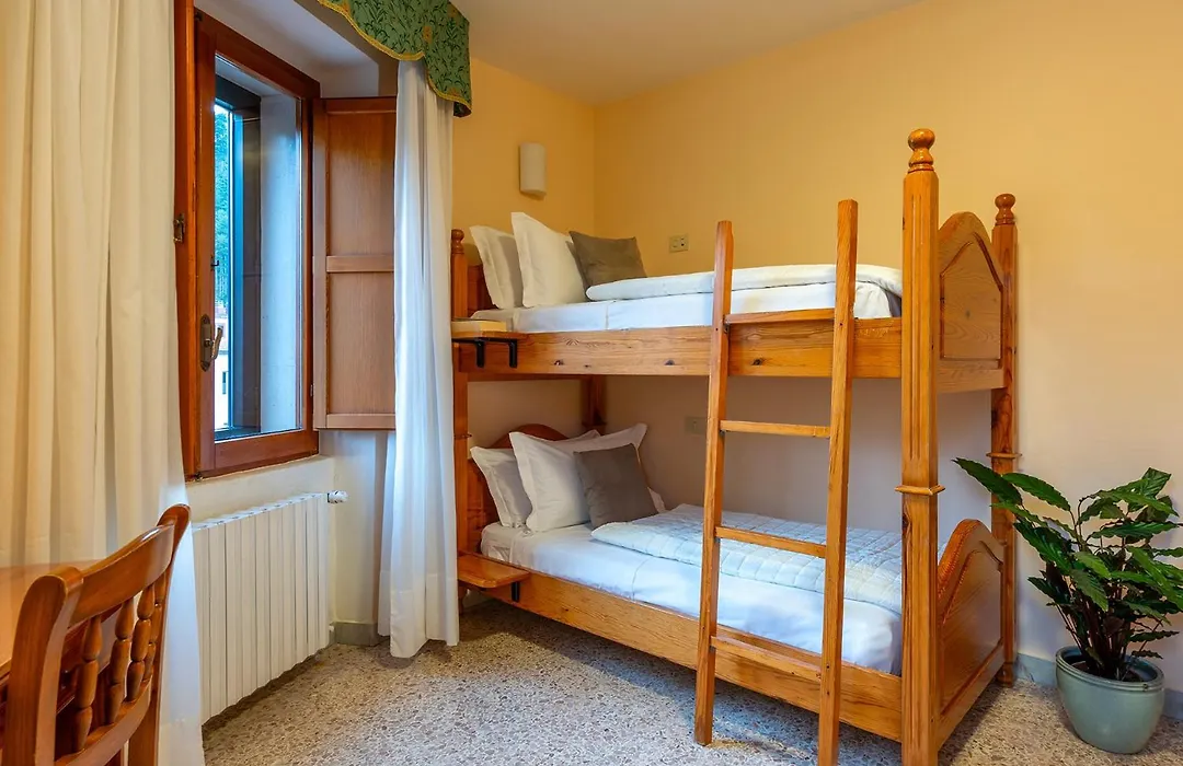 Hotel Iris-1