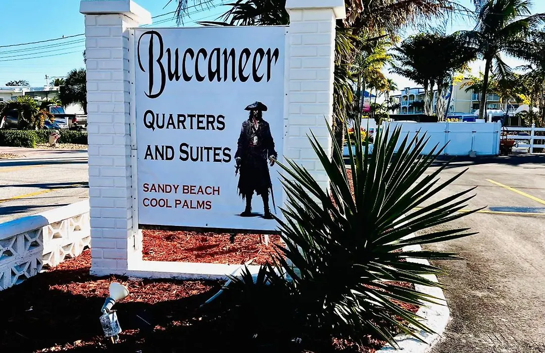 Buccaneer Quarters&Suites-1